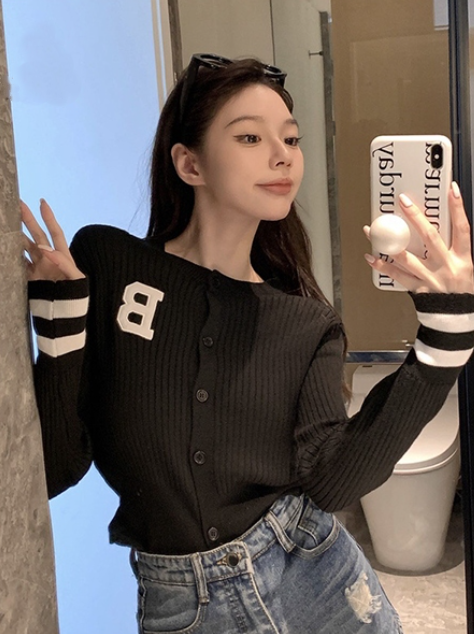 Women's Knitted Cropped Long Sleeve Sweater