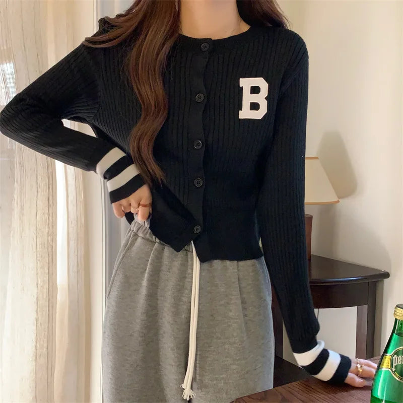 Women's Knitted Cropped Long Sleeve Sweater